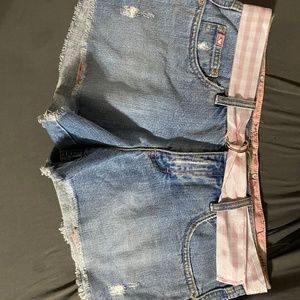 Mud belted shorts
